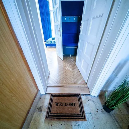 Riverfront Apartament *