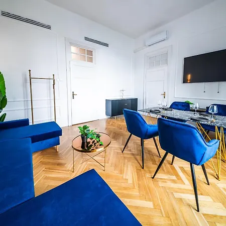 Riverfront Apartament *