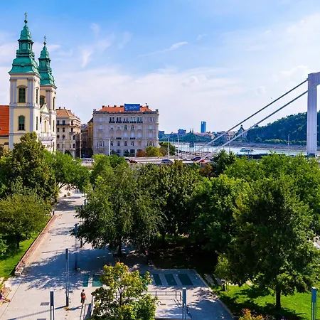 Riverfront Apartament