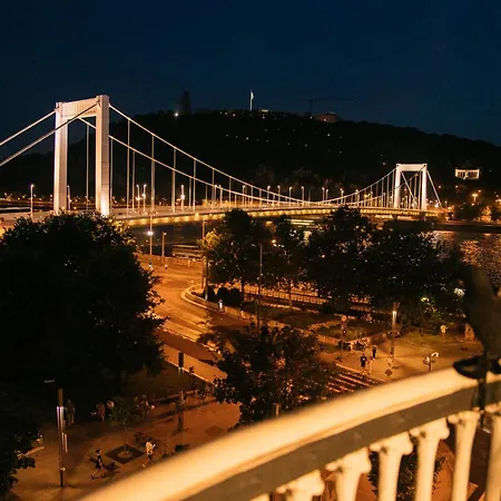Riverfront Lejlighed Budapest