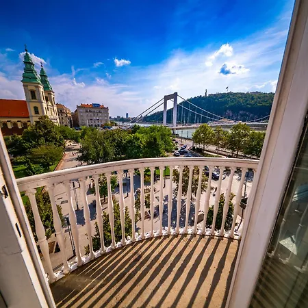 Riverfront Lejlighed Budapest